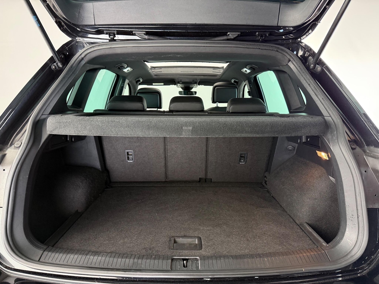 Used Volkswagen Tiguan 2017 for sale - 77260188: Photo 9