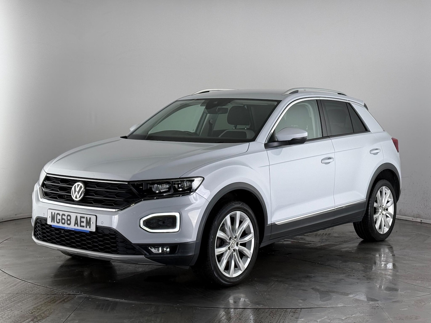 Used Volkswagen T-Roc 2018 for sale - 76472436: Photo 3