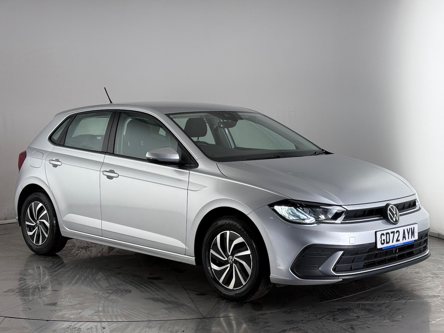 Used Volkswagen Polo 2023 for sale - 76468486: Photo 1