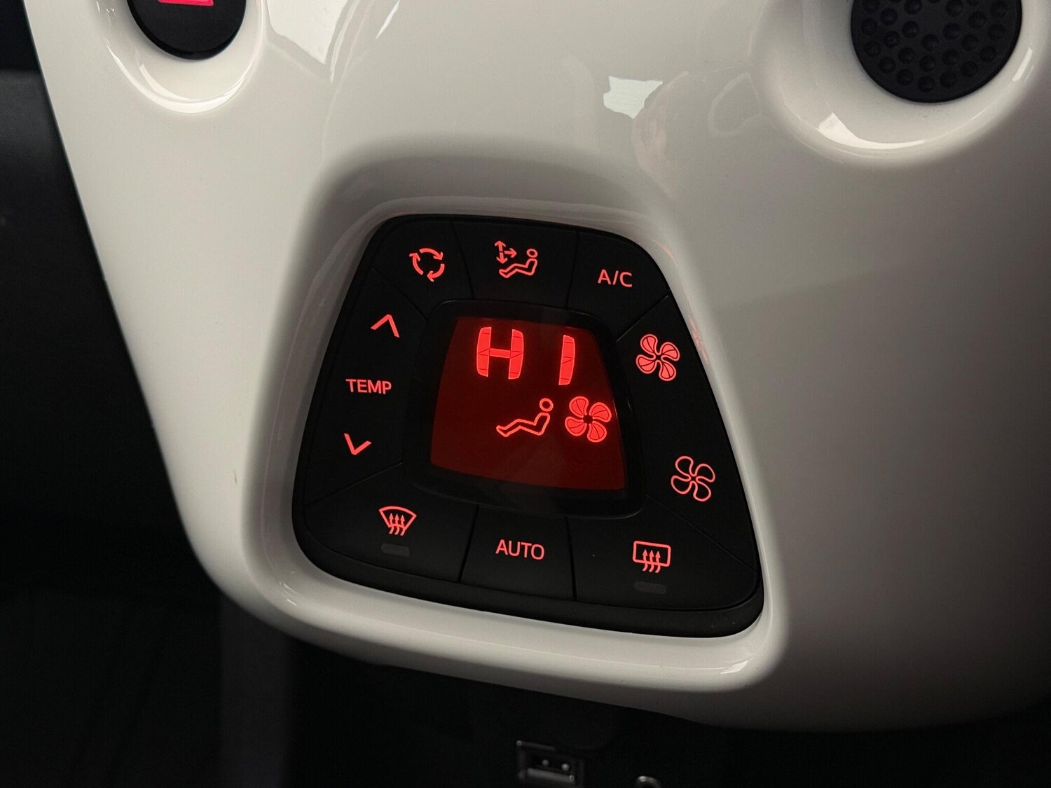 Used Toyota AYGO 2019 for sale - 77268234: Photo 27