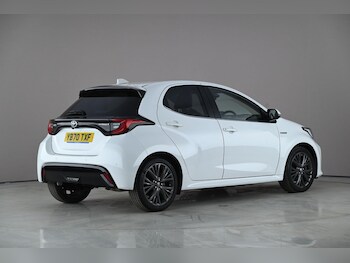 Used Toyota Yaris 2021 for sale - 77940853: Photo