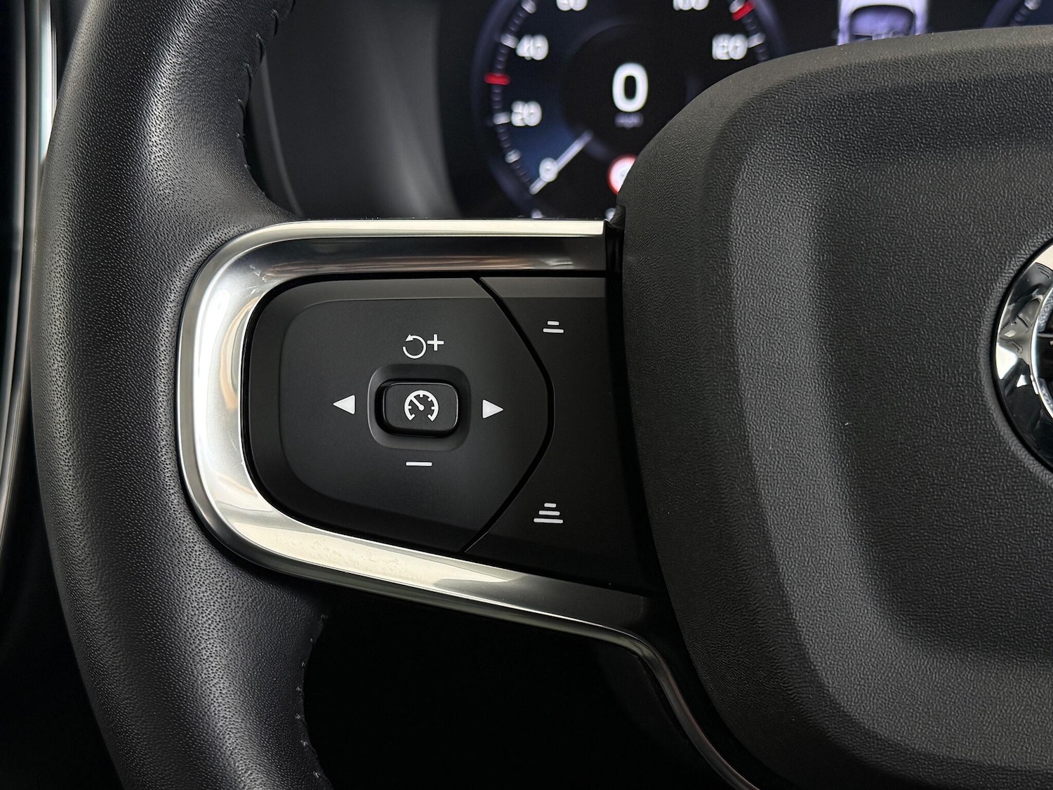 Used Volvo XC40 2021 for sale - 76468403: Photo 24