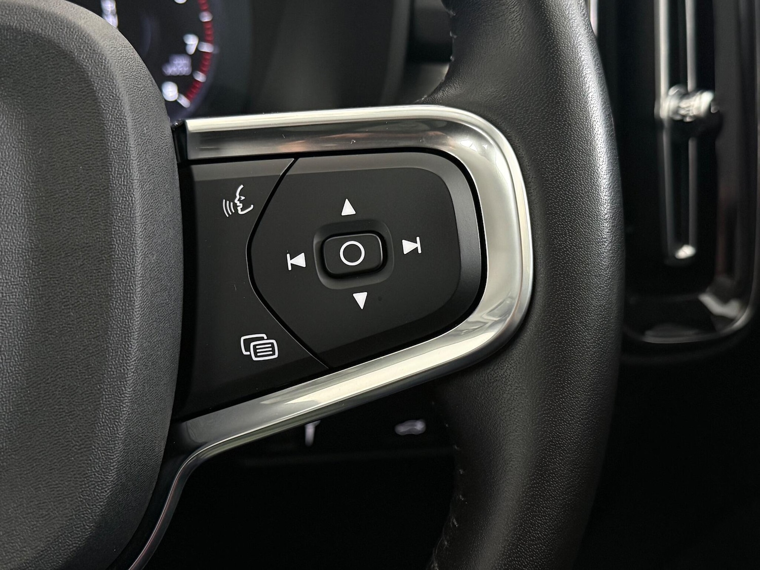 Used Volvo XC40 2021 for sale - 76468403: Photo 25