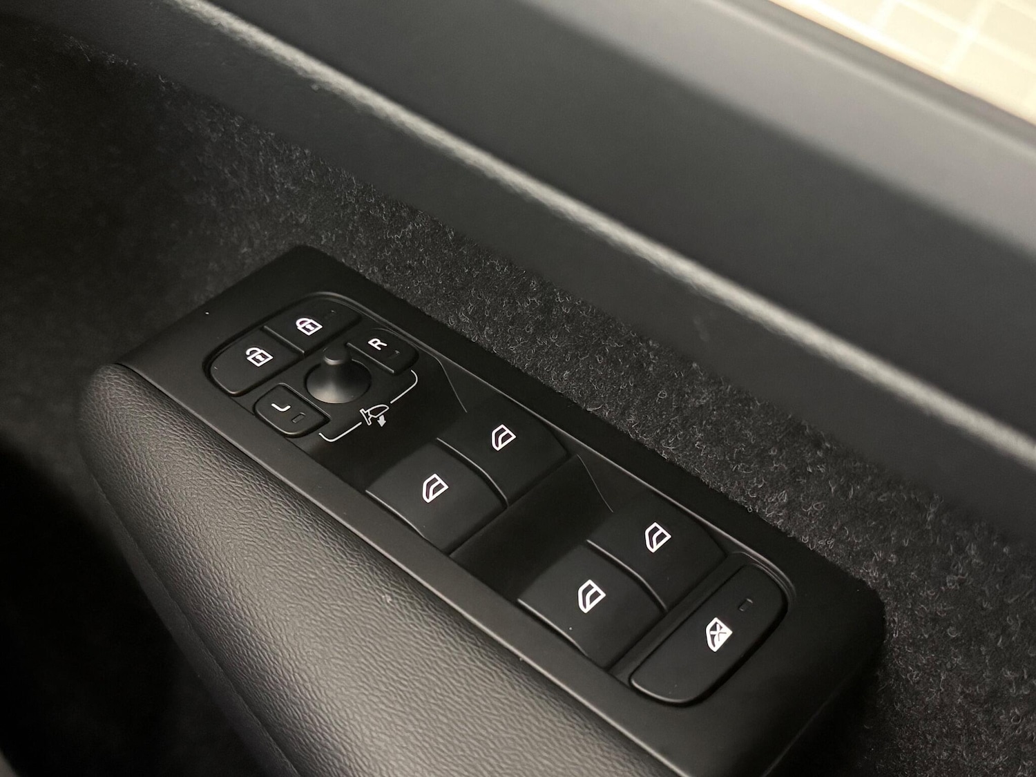 Used Volvo XC40 2021 for sale - 76468403: Photo 39