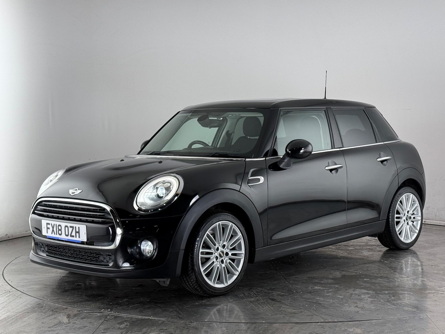 Used MINI Hatch 2018 for sale - 77222474: Photo 2