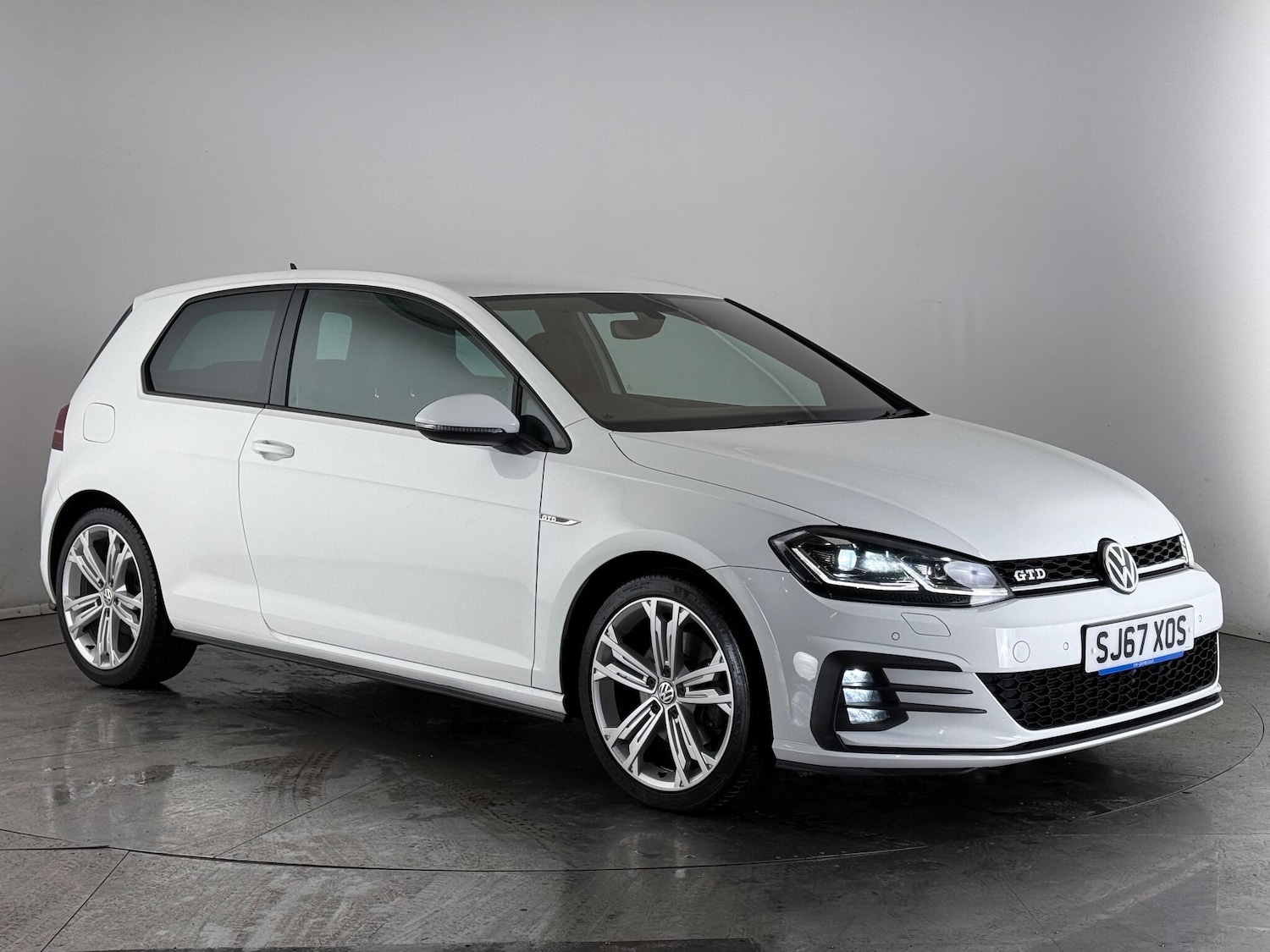 Used Volkswagen Golf 2017 for sale - 76823665: Photo 1