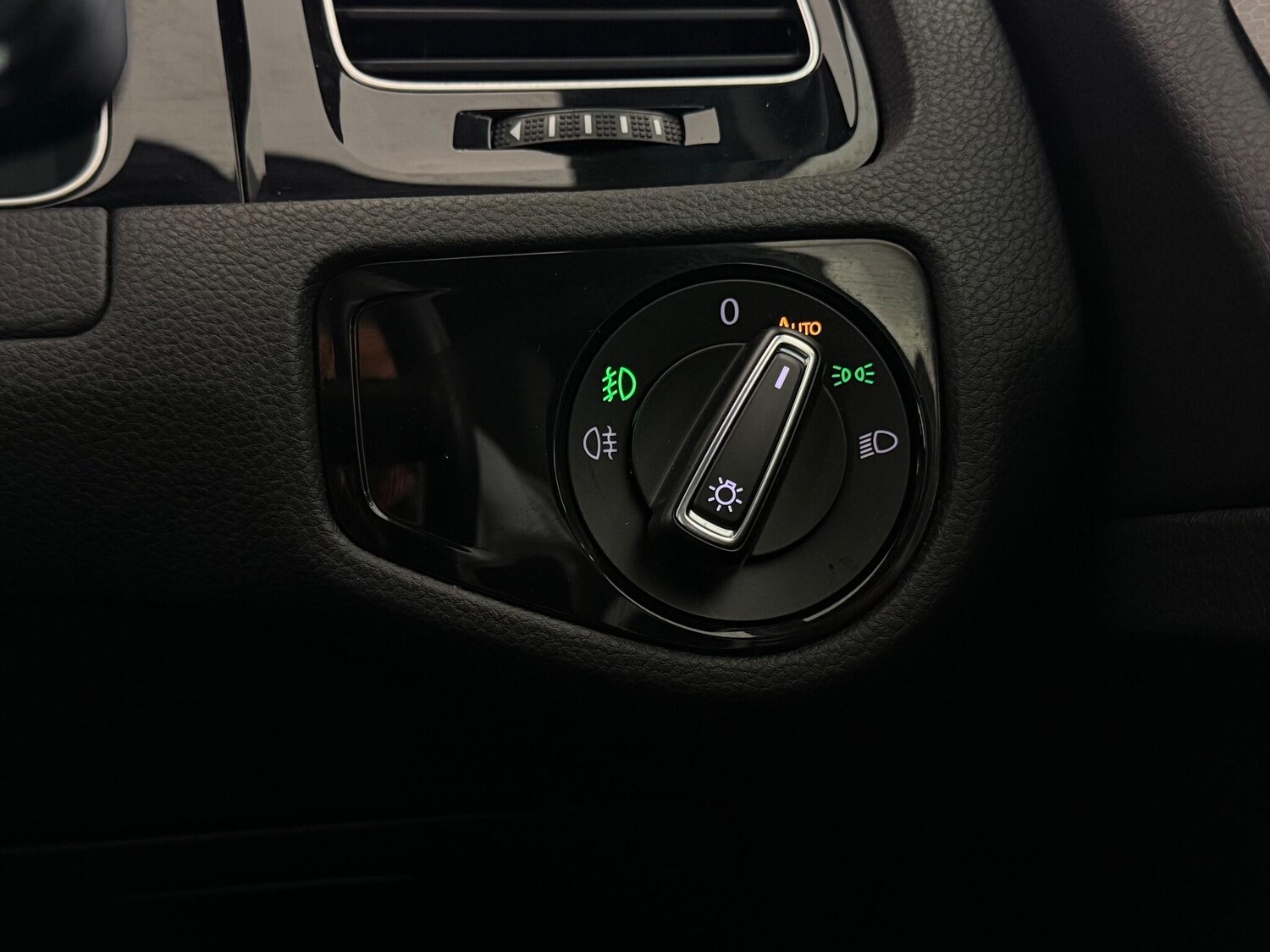 Used Volkswagen Golf 2017 for sale - 76823665: Photo 28