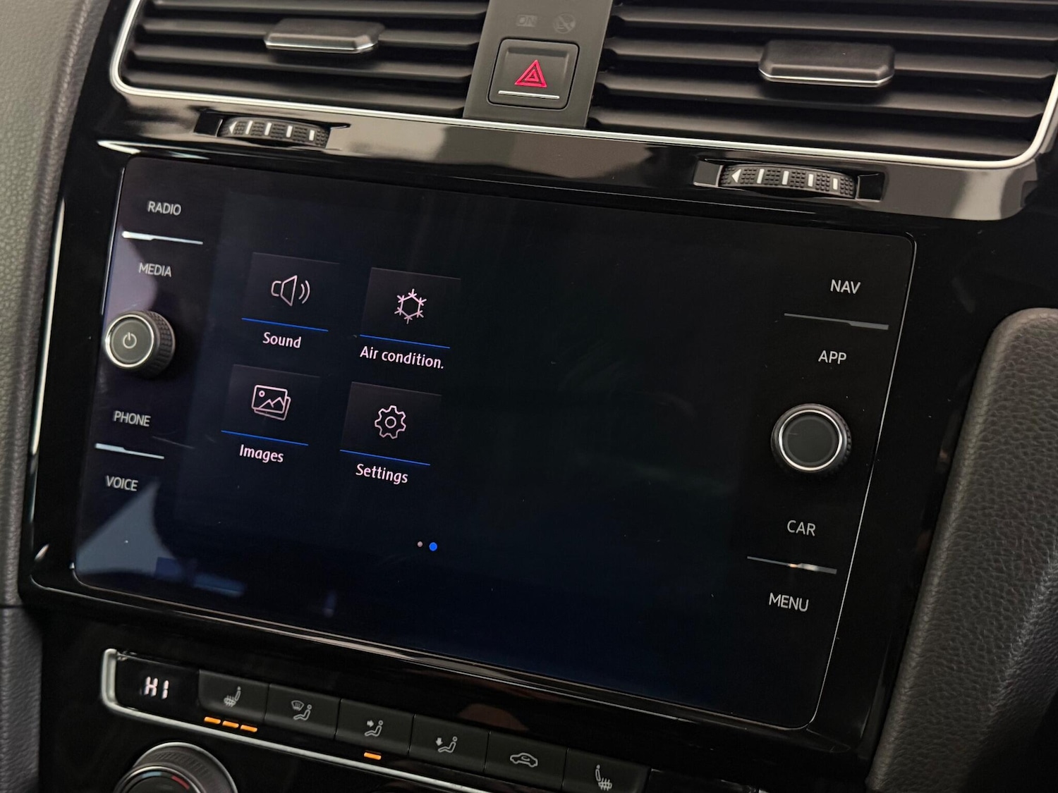 Used Volkswagen Golf 2017 for sale - 76823665: Photo 32