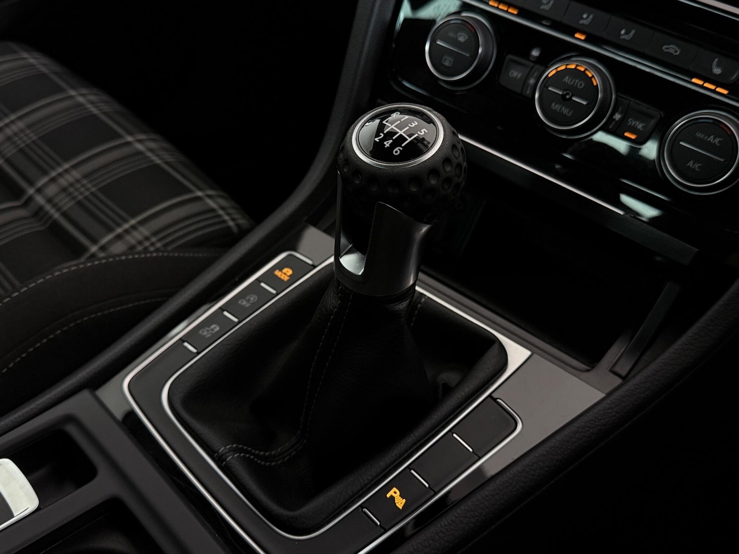 Used Volkswagen Golf 2017 for sale - 76823665: Photo 40