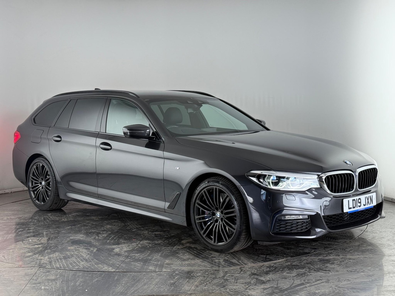 Used BMW 5 Series 2019 for sale - 76468144: Photo 1