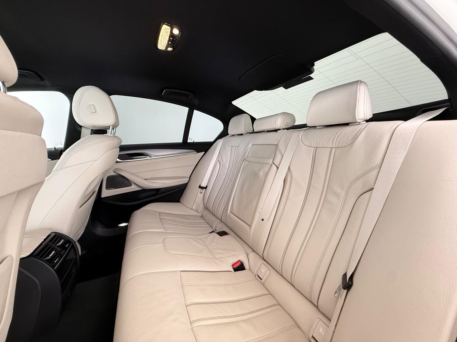 Used BMW 5 Series 2017 for sale - 77825322: Photo 15