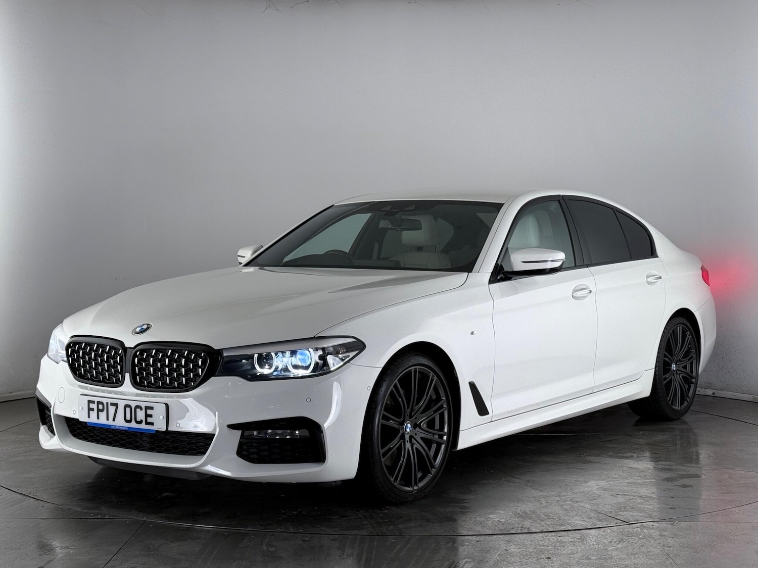 Used BMW 5 Series 2017 for sale - 77825322: Photo 2