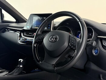 Used Toyota C-HR 2019 for sale - 78772945: Photo