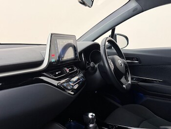 Used Toyota C-HR 2019 for sale - 78772945: Photo
