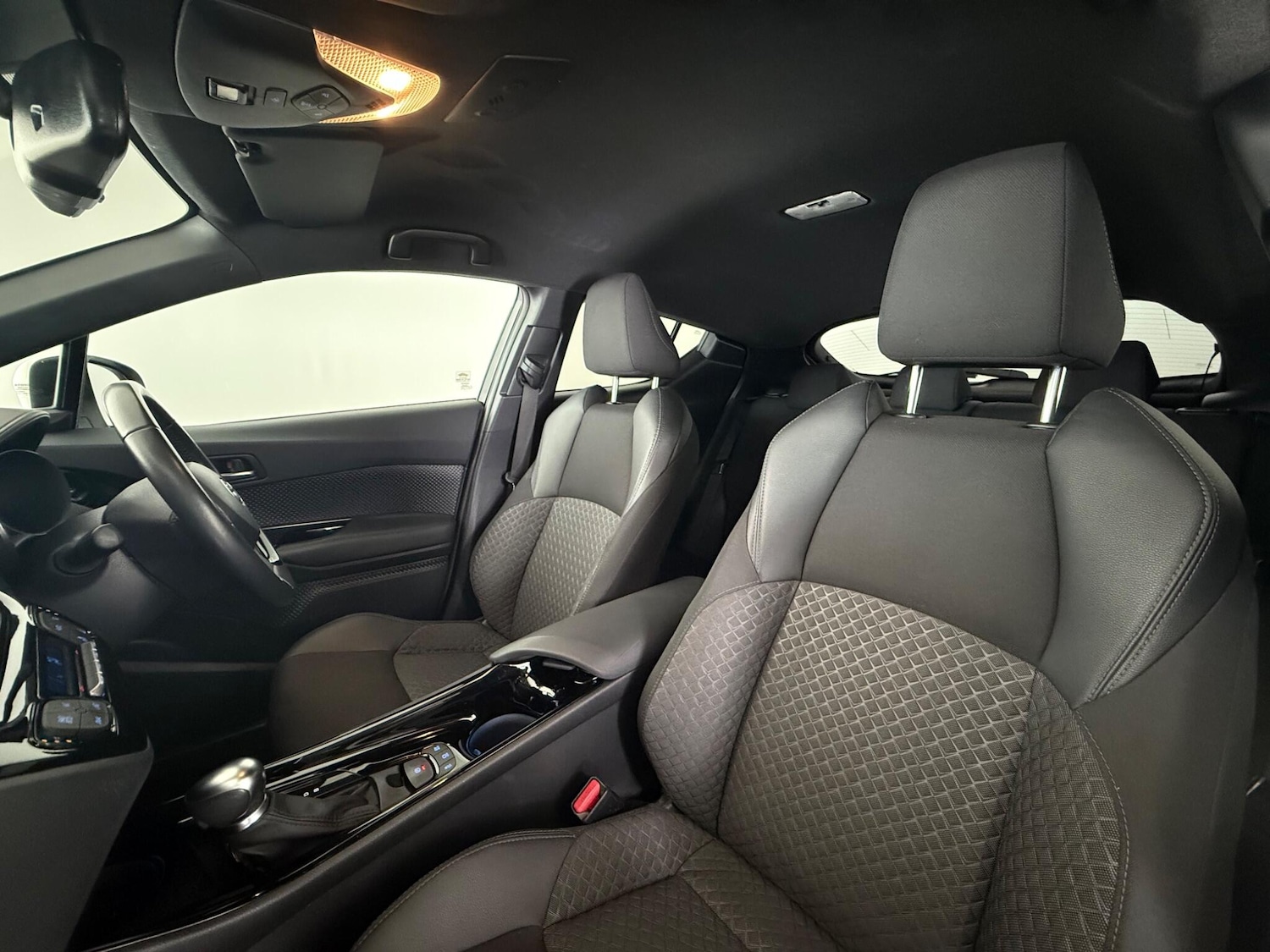 Used Toyota C-HR 2022 for sale - 76468761: Photo 18