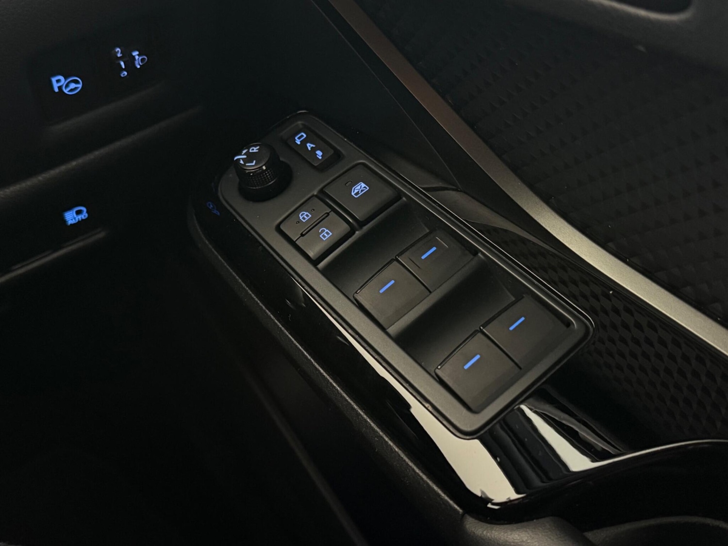 Used Toyota C-HR 2022 for sale - 76468761: Photo 28