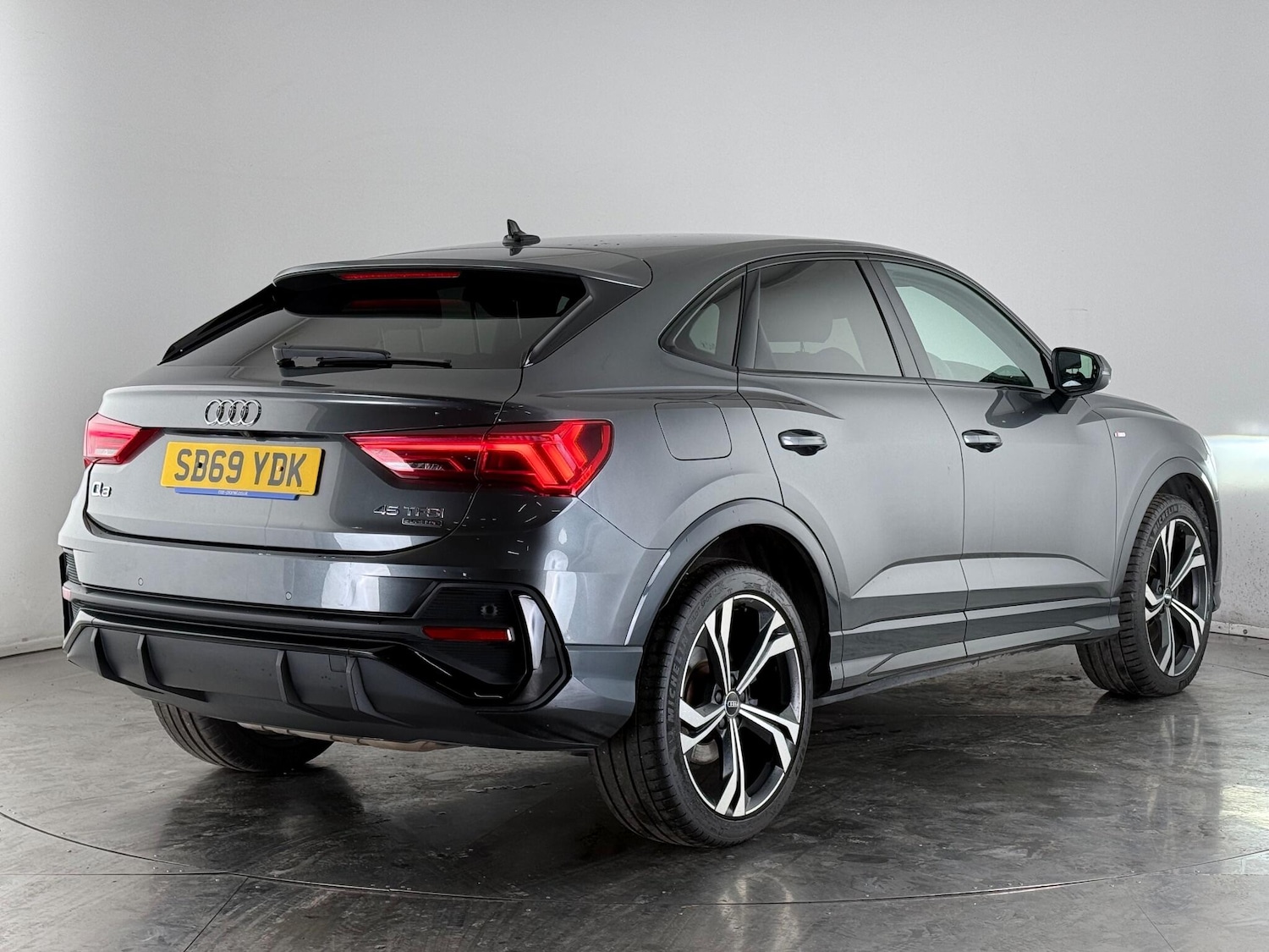 Used Audi Q3 2020 for sale - 77181361: Photo 4