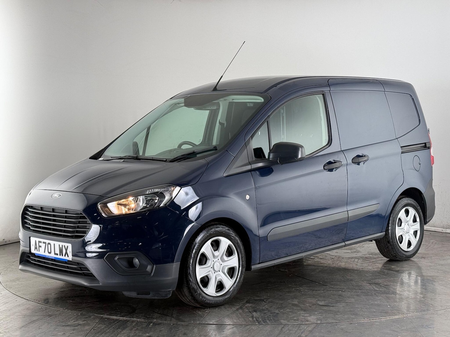 Used Ford Transit Courier 2020 for sale - 77181257: Photo 2