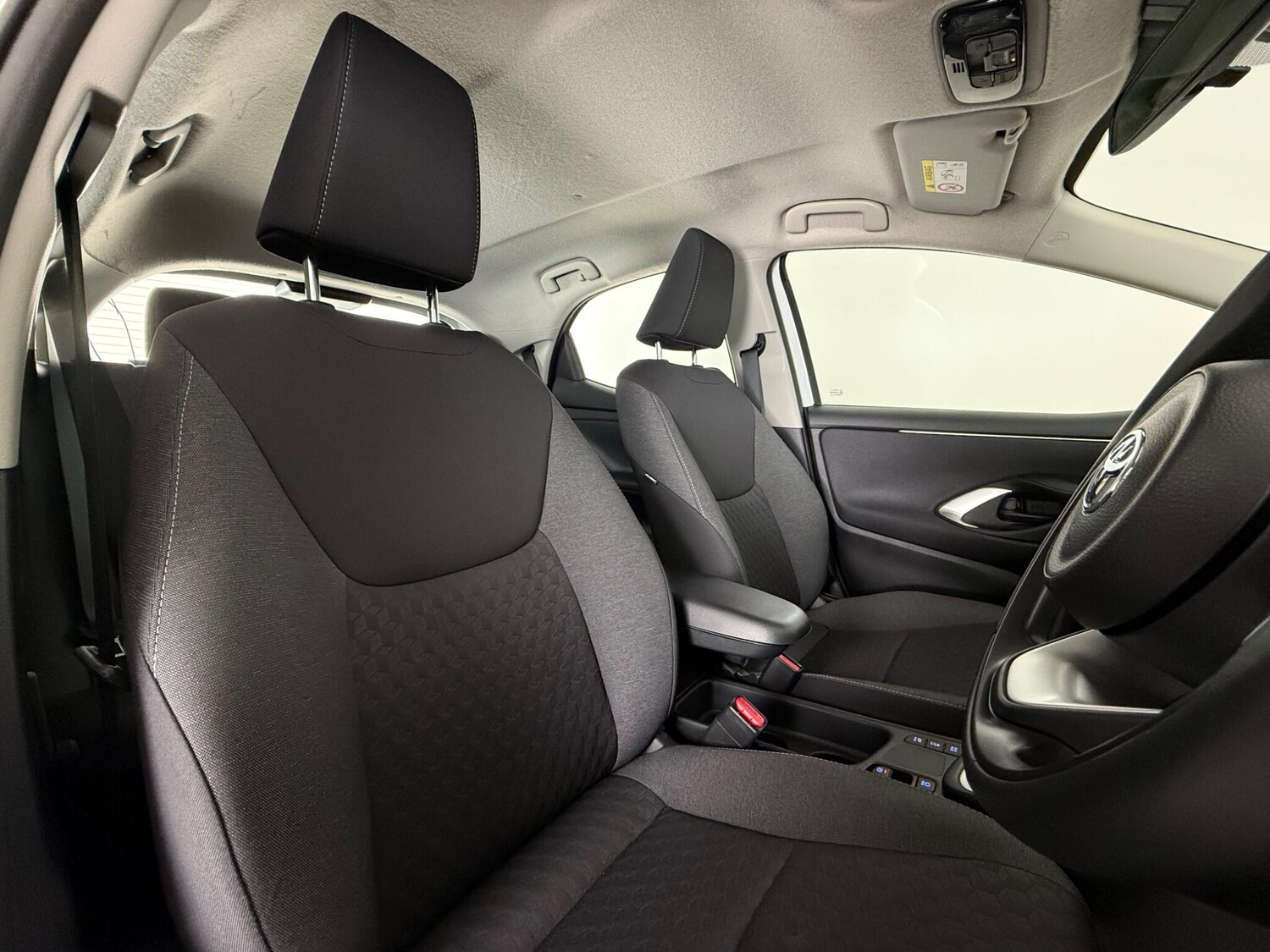 Used Toyota Yaris 2023 for sale - 77659179: Photo 11