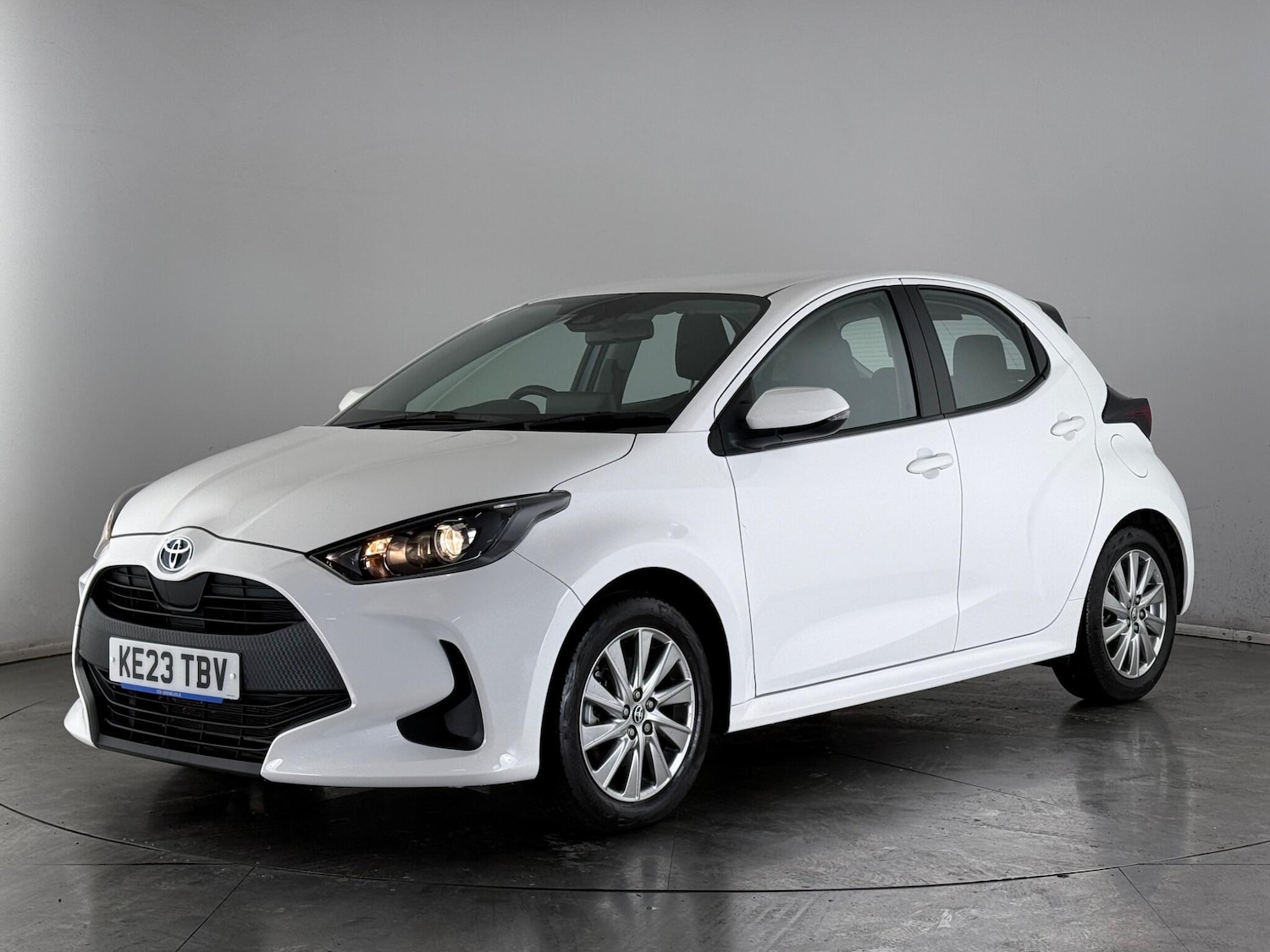 Used Toyota Yaris 2023 for sale - 77659179: Photo 3
