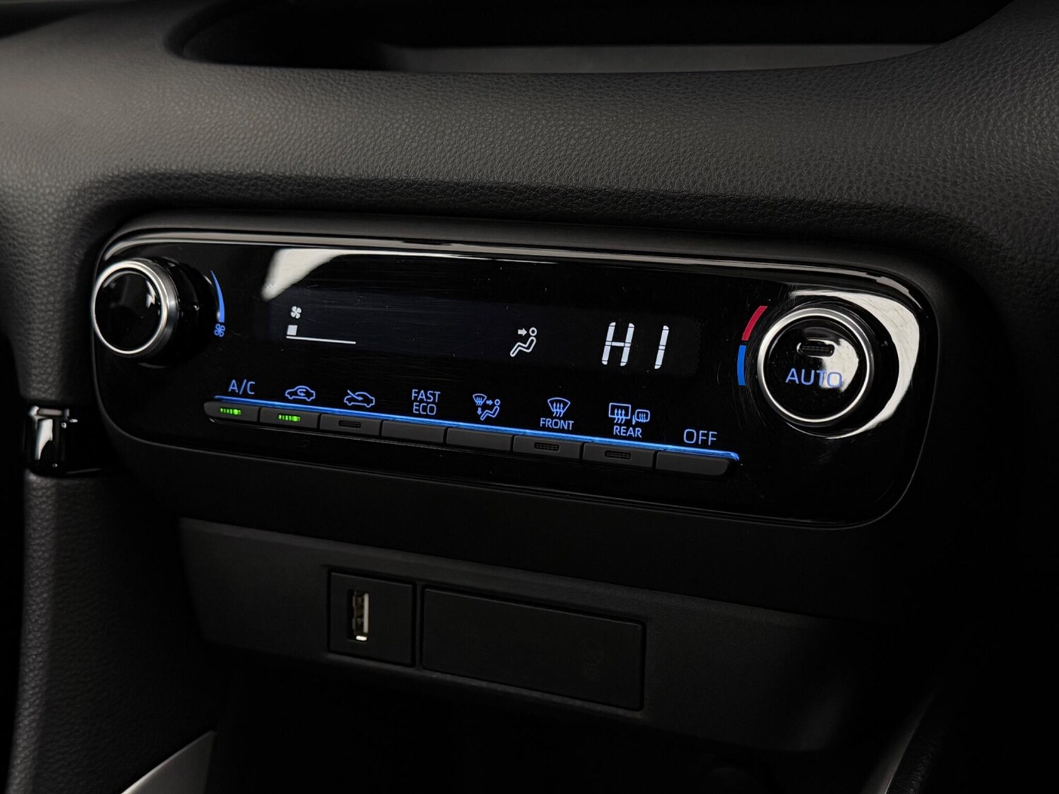 Used Toyota Yaris 2023 for sale - 77659179: Photo 32