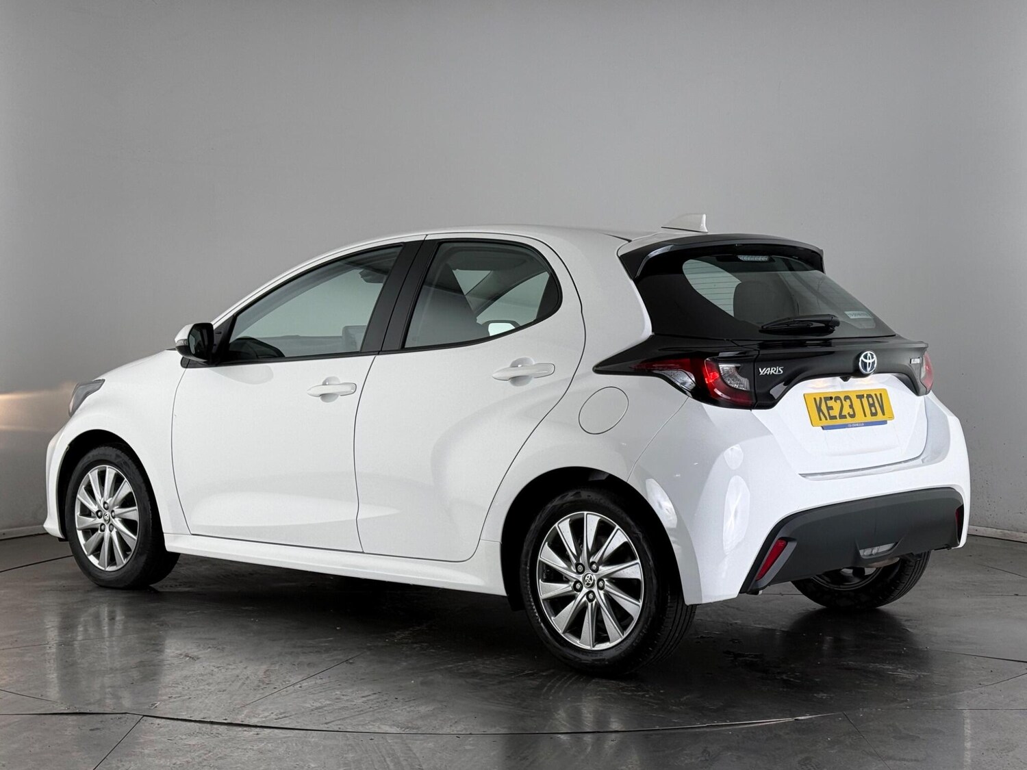 Used Toyota Yaris 2023 for sale - 77659179: Photo 4