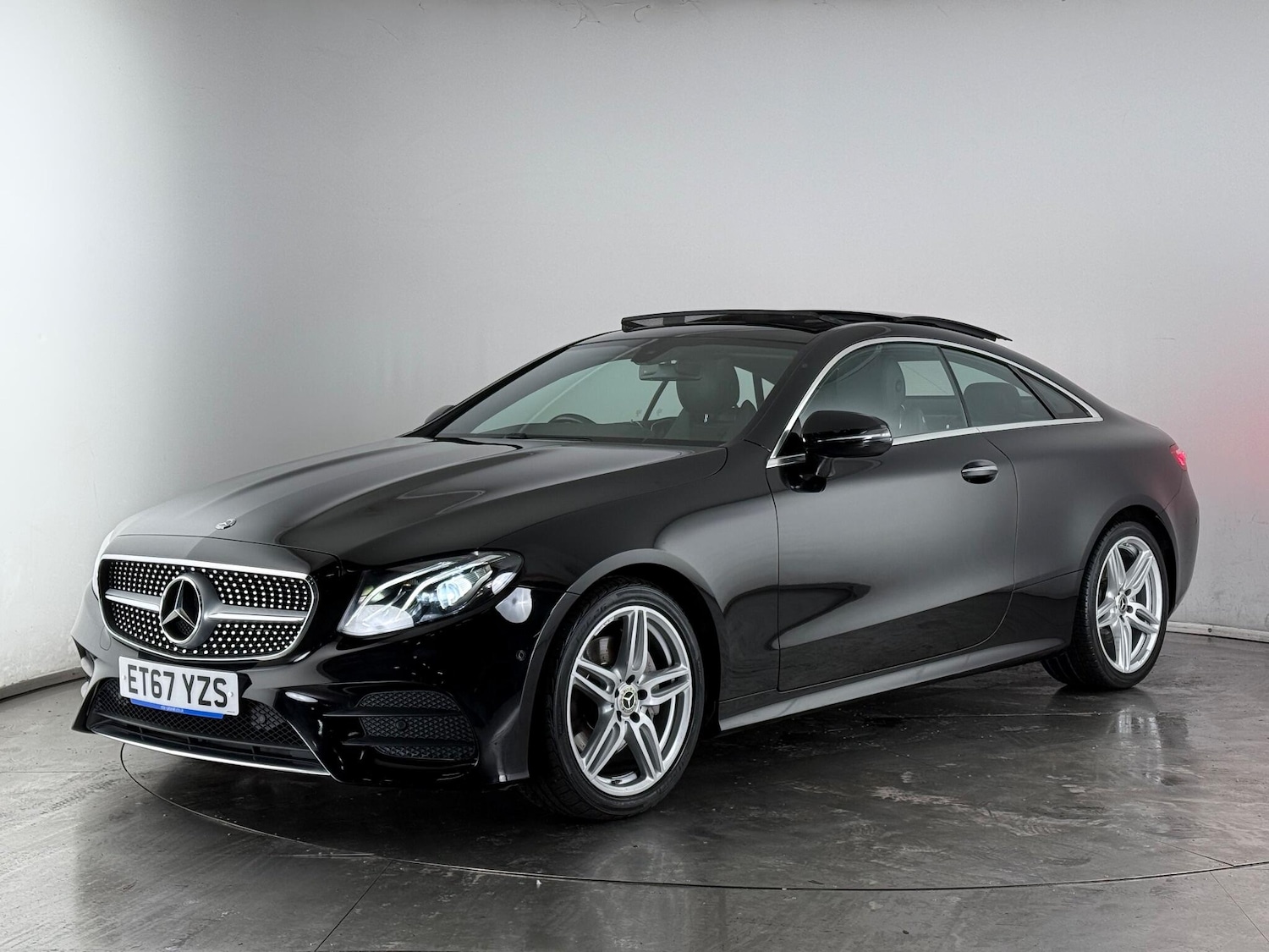 Used Mercedes-Benz E Class 2017 for sale - 77181186: Photo 2