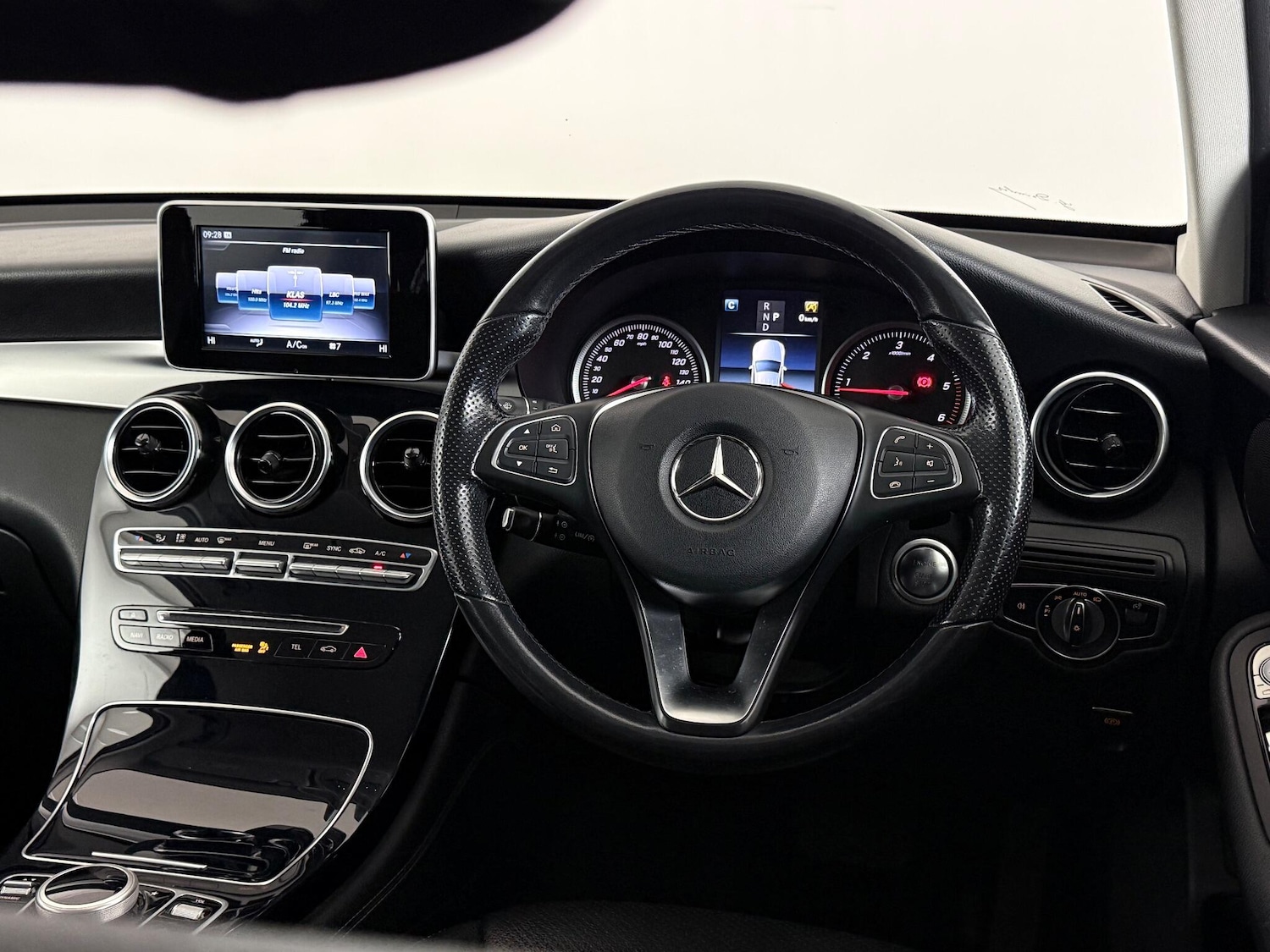 Used Mercedes-Benz GLC 2019 for sale - 76468169: Photo 15