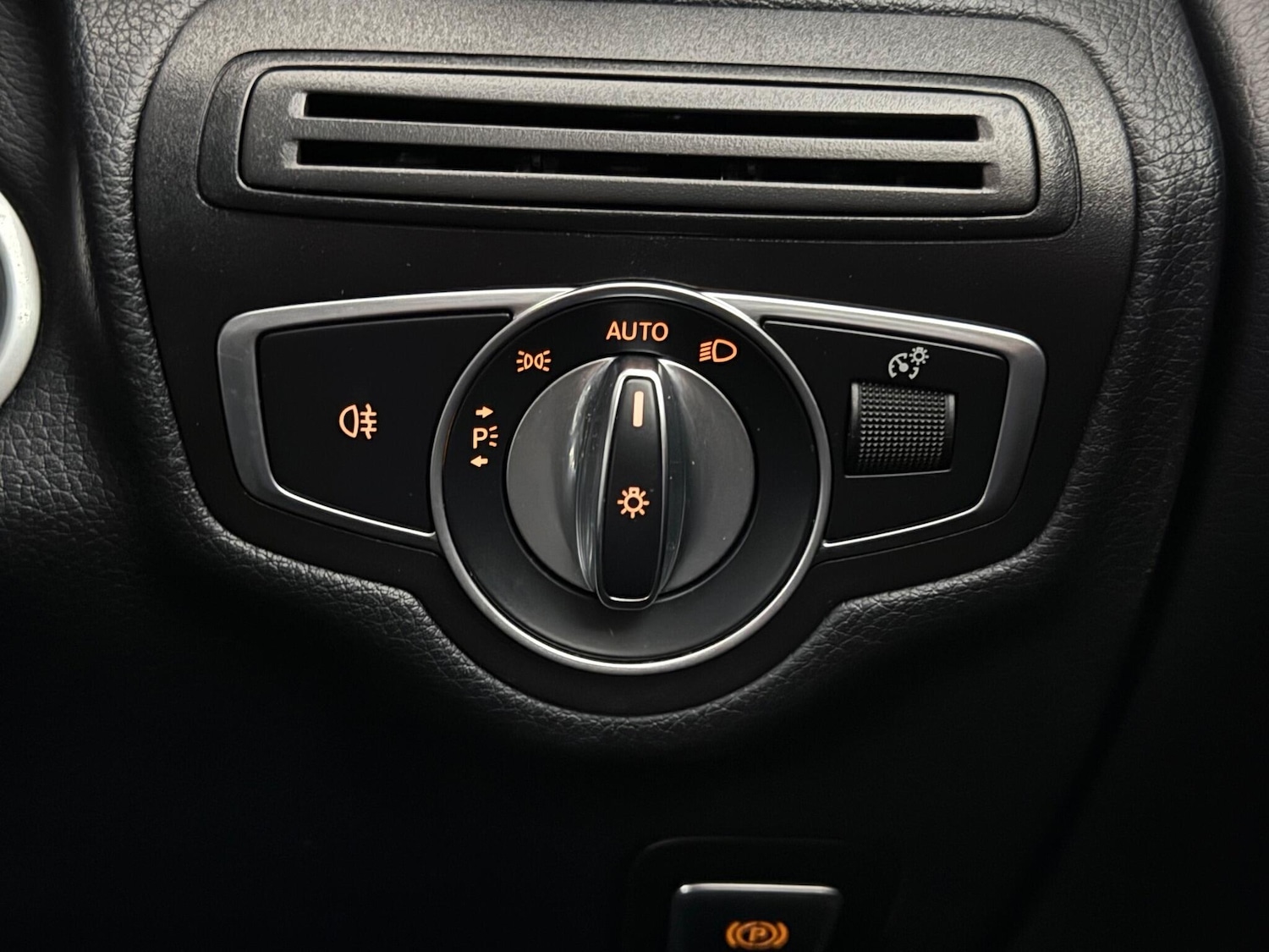 Used Mercedes-Benz GLC 2019 for sale - 76468169: Photo 24