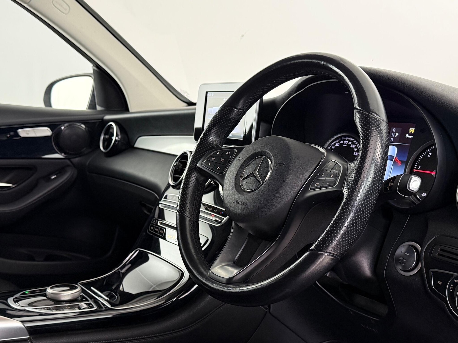 Used Mercedes-Benz GLC 2019 for sale - 76468169: Photo 27