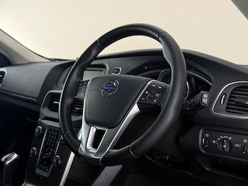 Used Volvo V40 2016 for sale - 79117031: Photo