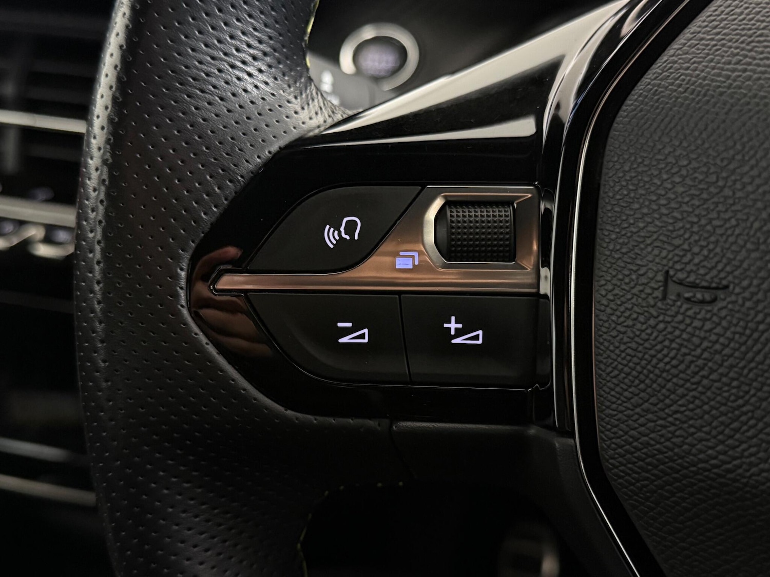 Used Peugeot 2008 2021 for sale - 77260181: Photo 16