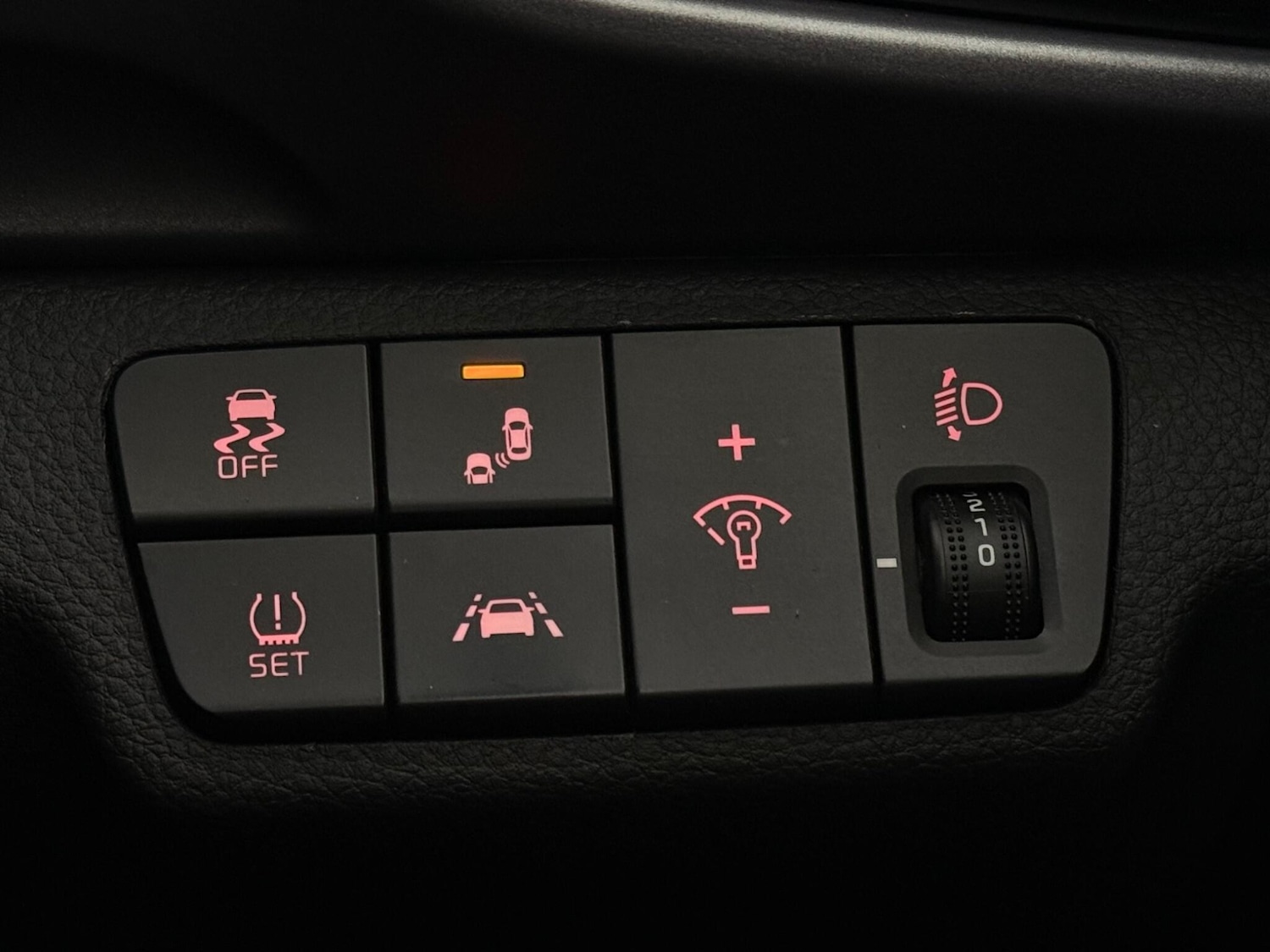 Used Kia Stonic 2019 for sale - 77371874: Photo 28