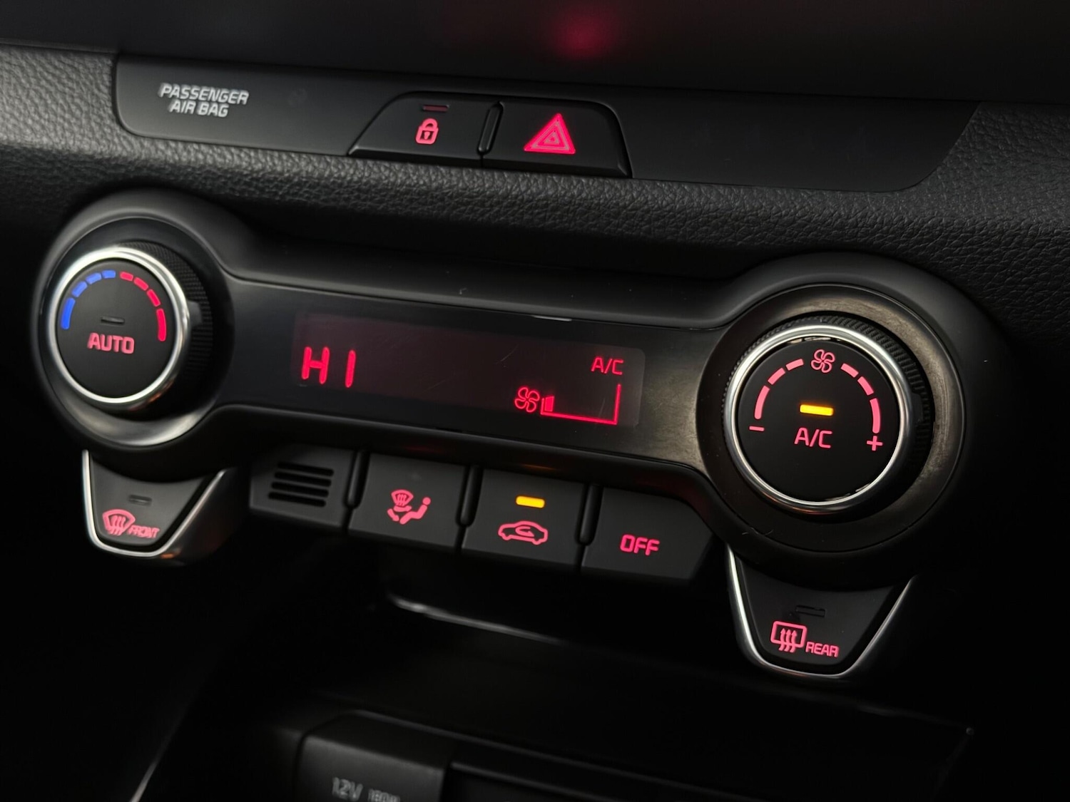 Used Kia Stonic 2019 for sale - 77371874: Photo 30