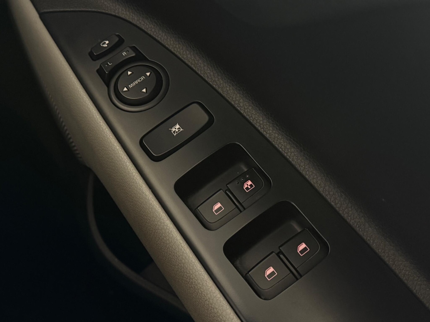 Used Kia Stonic 2019 for sale - 77371874: Photo 31