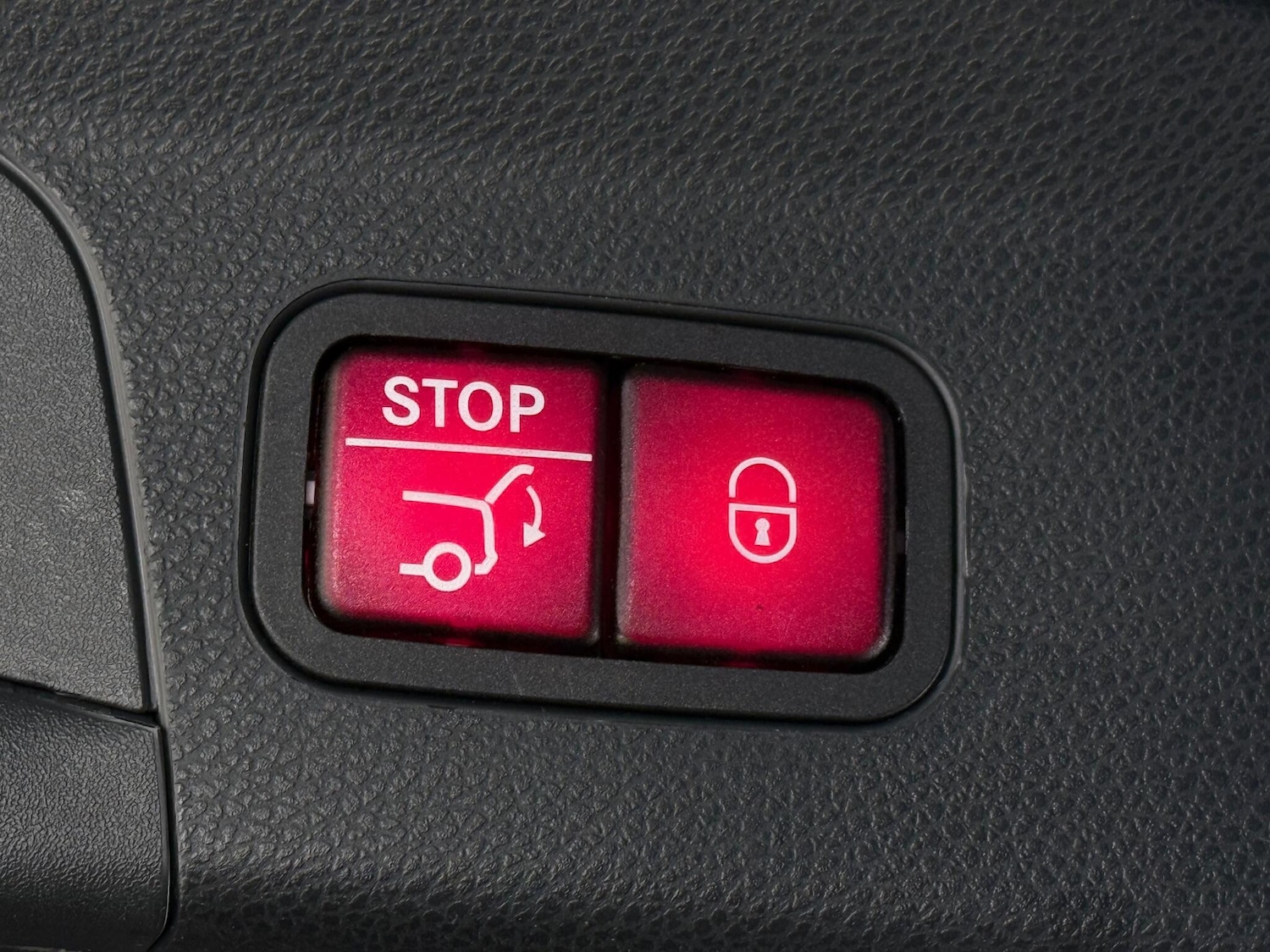 Used Mercedes-Benz GLC 2018 for sale - 76468094: Photo 12