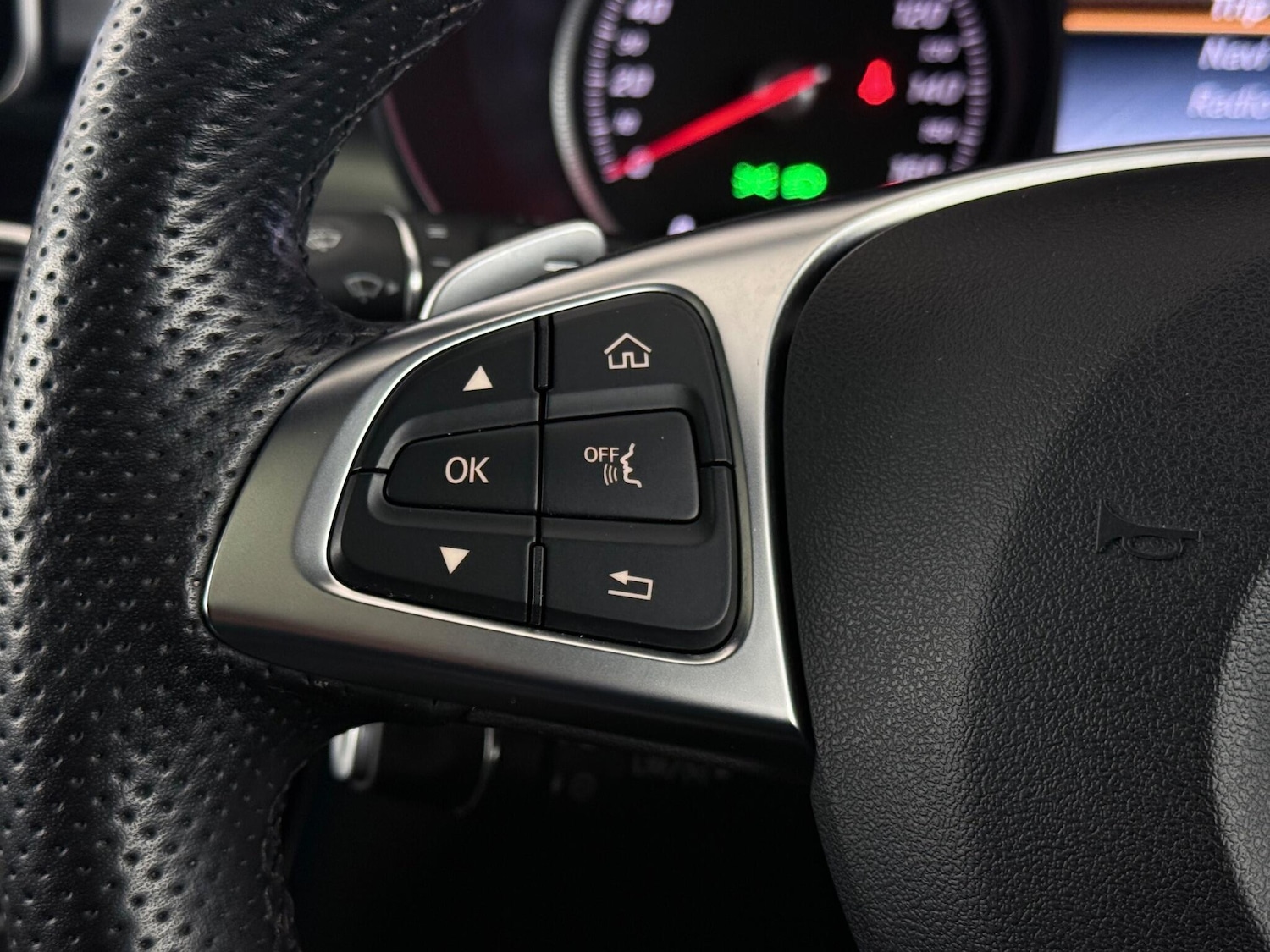 Used Mercedes-Benz GLC 2018 for sale - 76468094: Photo 29