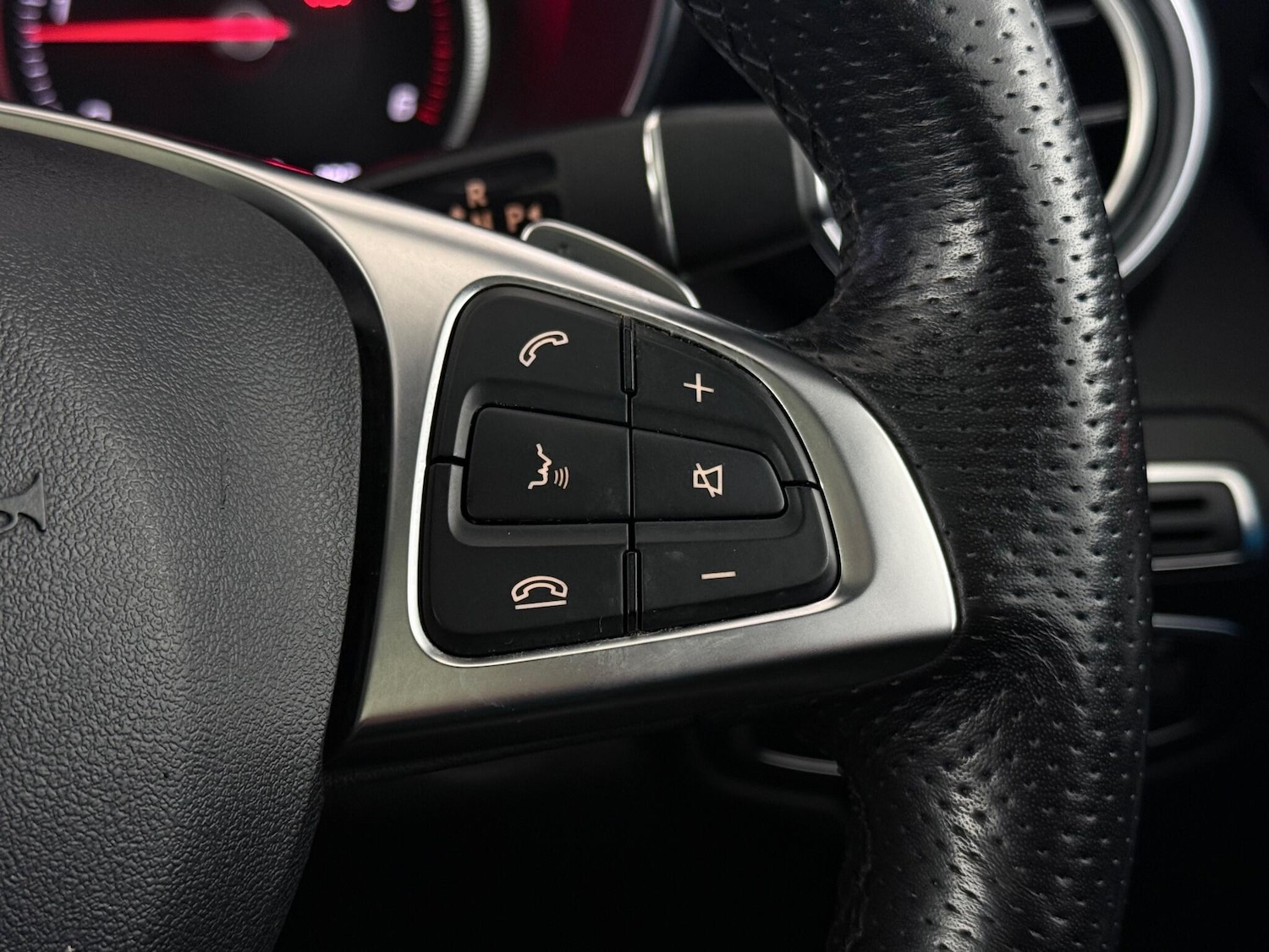 Used Mercedes-Benz GLC 2018 for sale - 76468094: Photo 31