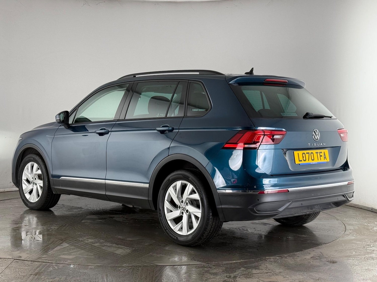 Used Volkswagen Tiguan 2021 for sale - 77525219: Photo 3