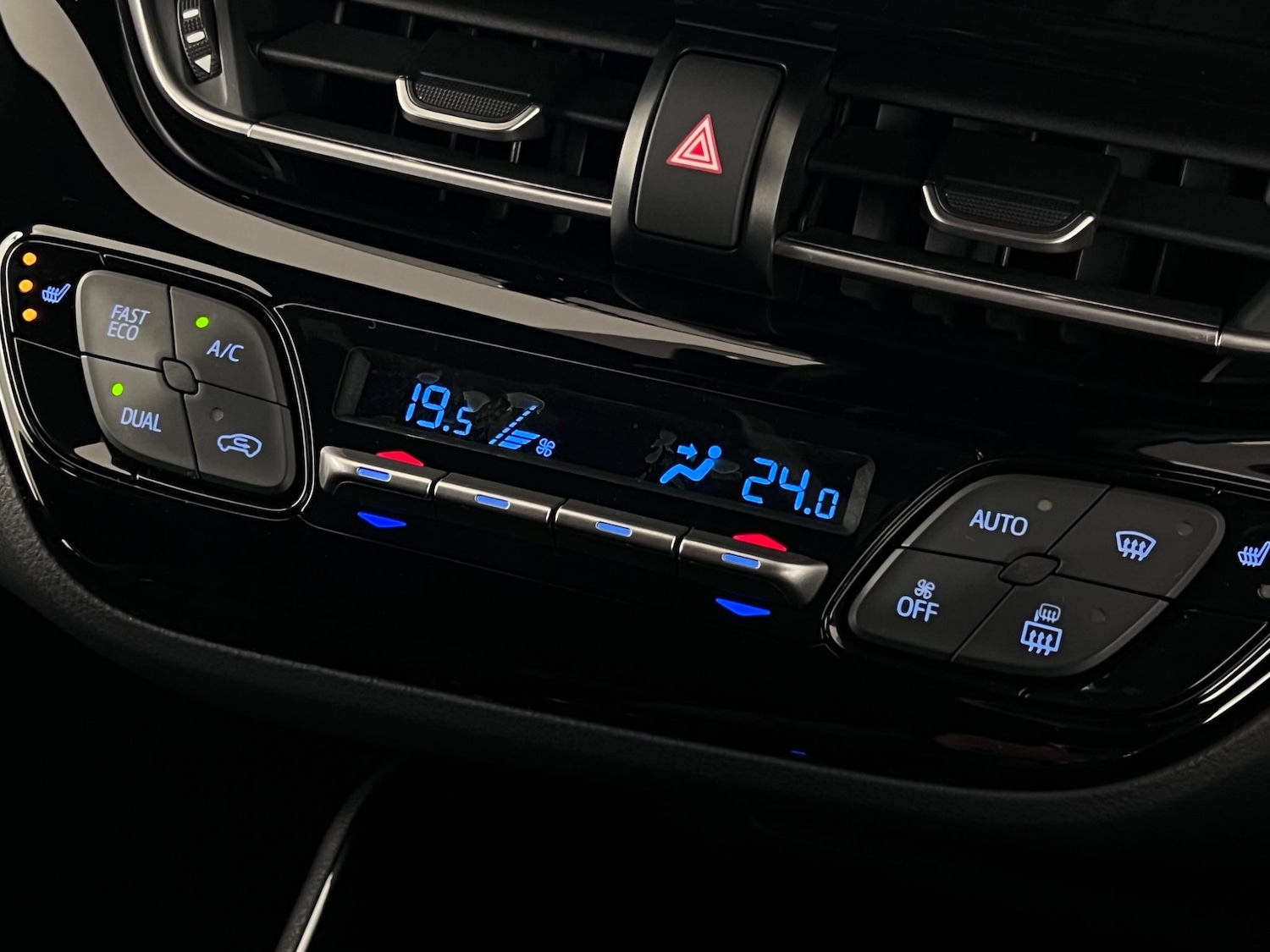 Used Toyota C-HR 2022 for sale - 77217070: Photo 30