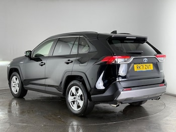 Used Toyota RAV4 2021 for sale - 76086436: Photo 4
