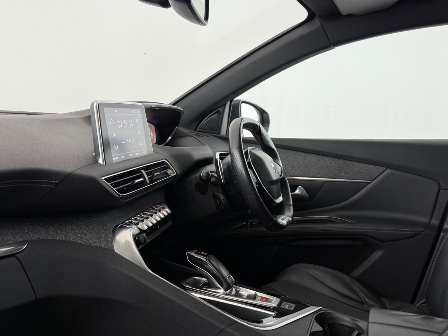 Used Peugeot 3008 2018 for sale - 77371883: Photo 12