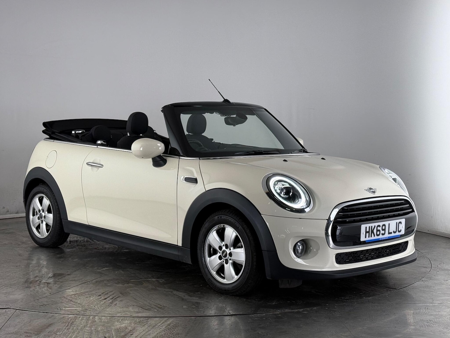 Used MINI Convertible 2020 for sale - 77119599: Photo 1