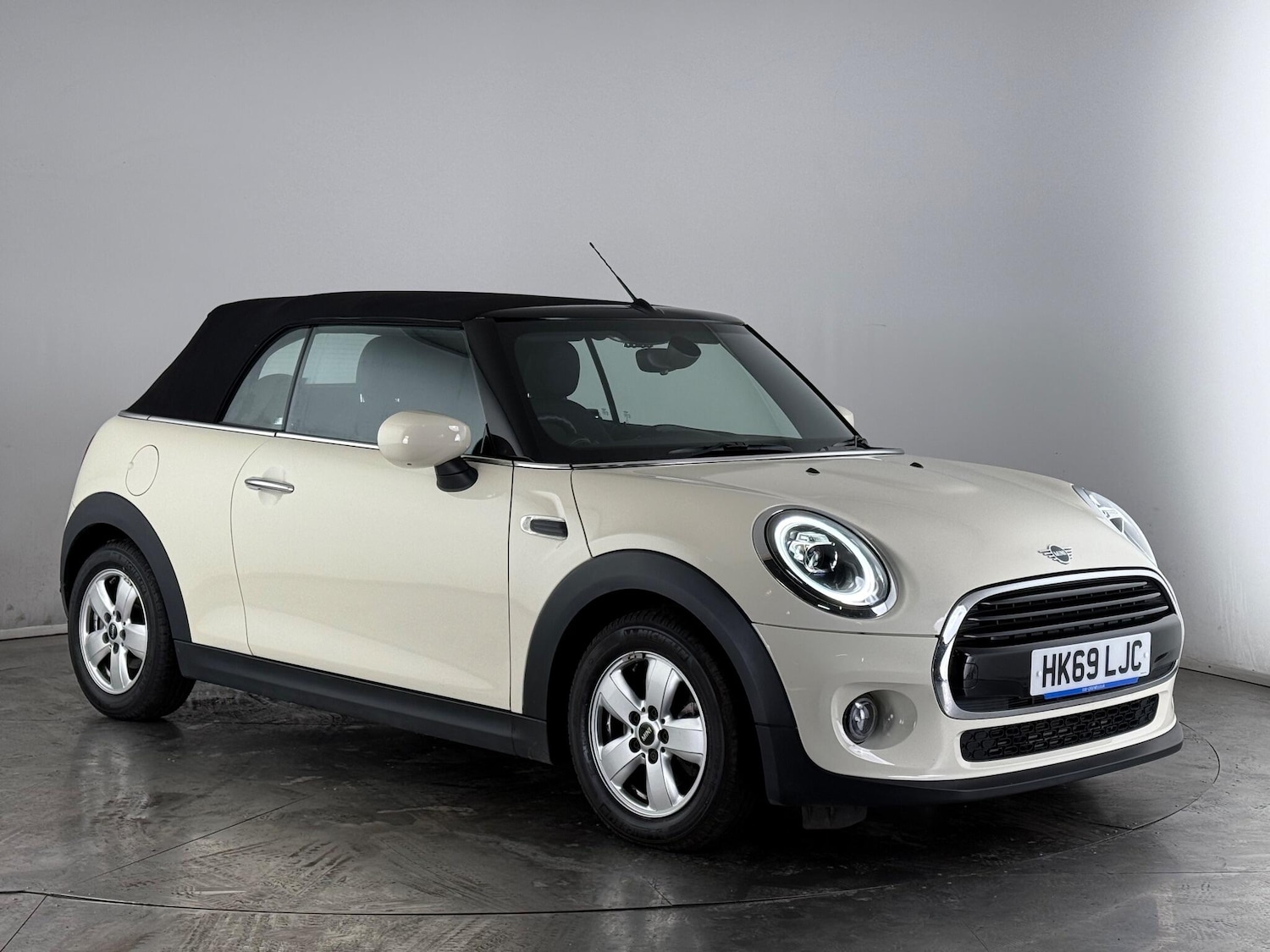 Used MINI Convertible 2020 for sale - 77119599: Photo 13