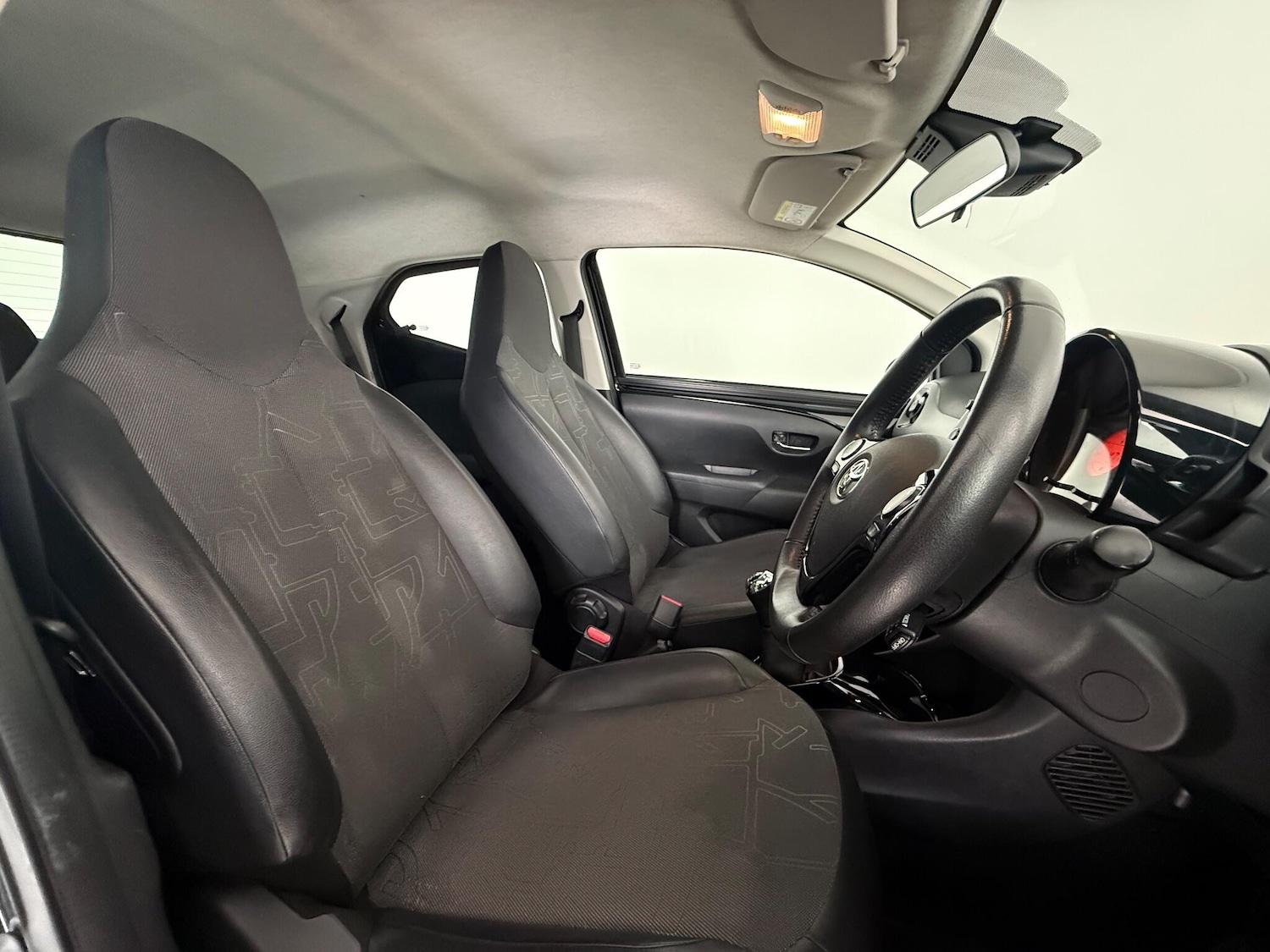 Used Toyota AYGO 2018 for sale - 76468613: Photo 15