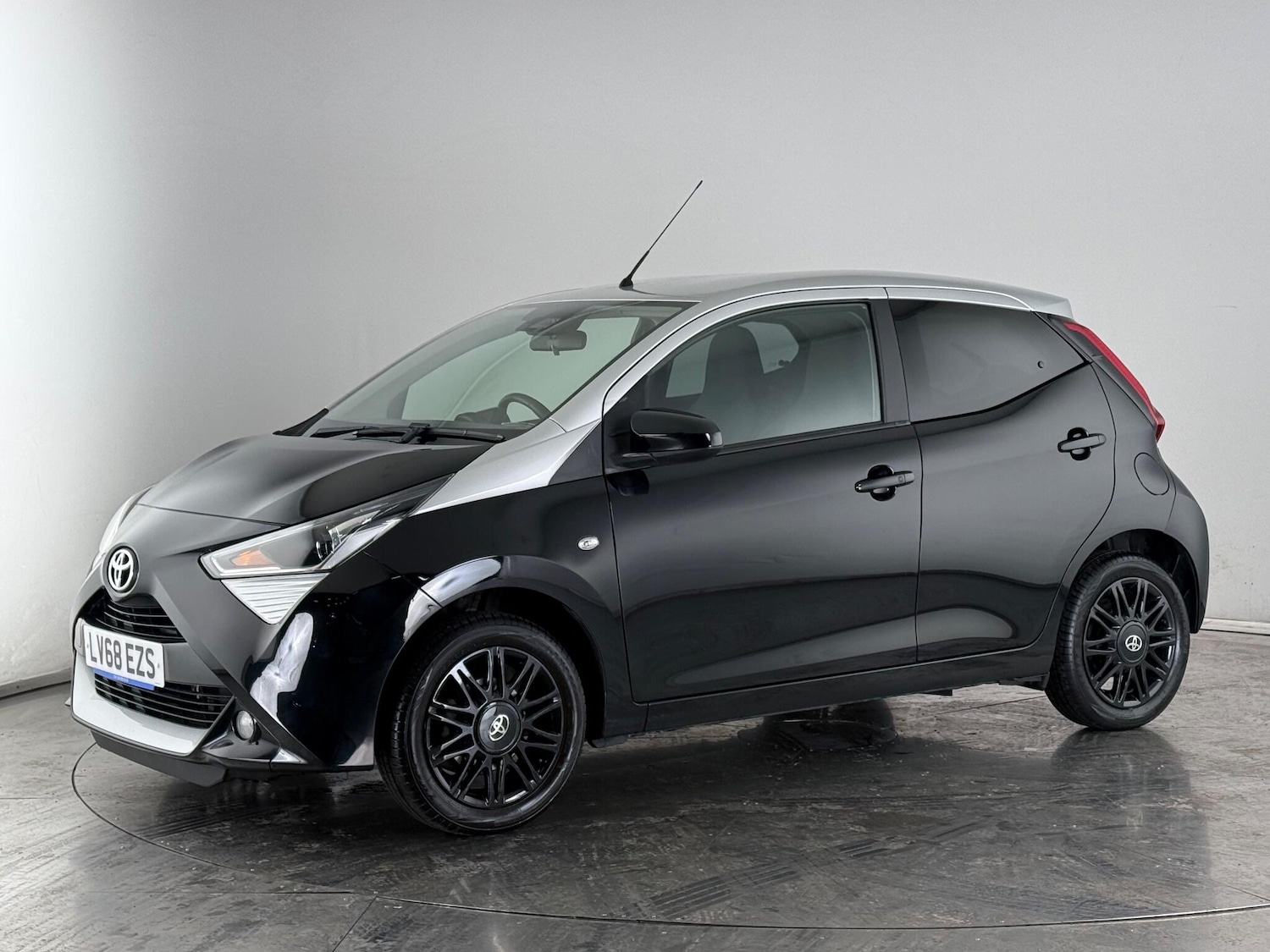 Used Toyota AYGO 2018 for sale - 76468613: Photo 3