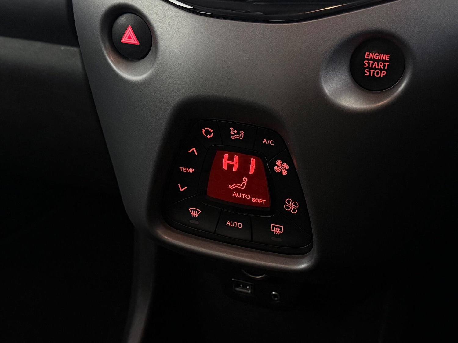 Used Toyota AYGO 2018 for sale - 76468613: Photo 38