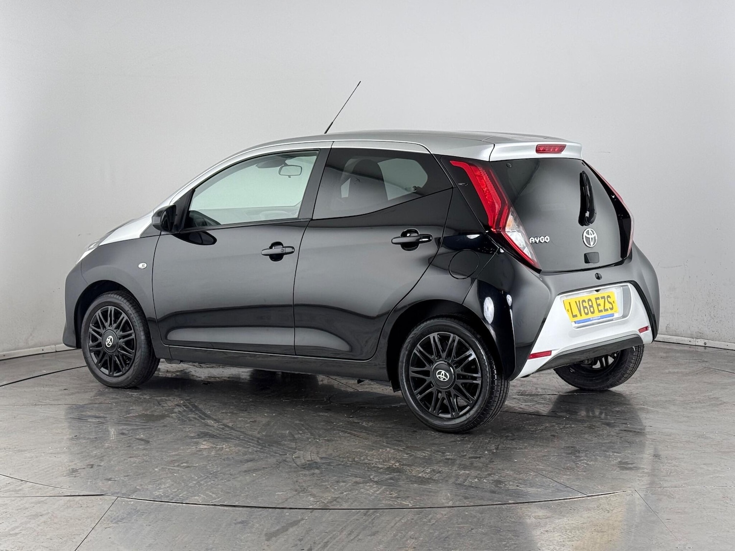 Used Toyota AYGO 2018 for sale - 76468613: Photo 5
