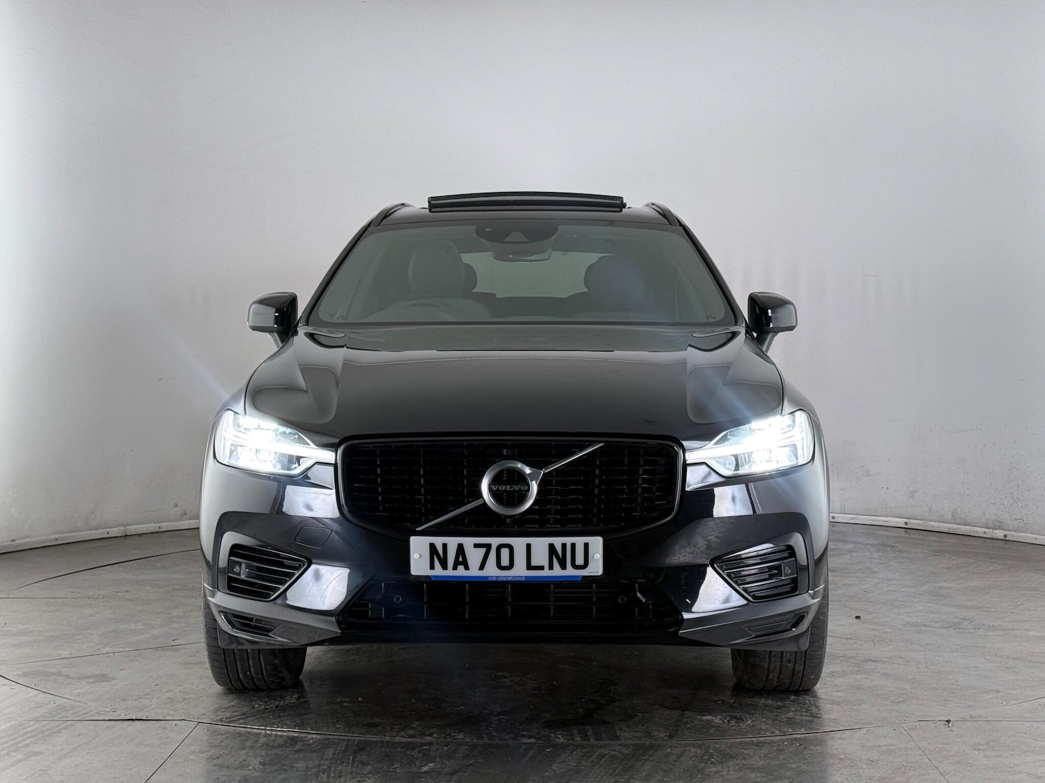 Used Volvo XC60 2020 for sale - 77259681: Photo 2