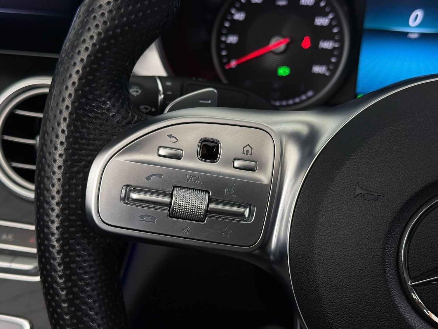 Used Mercedes-Benz C Class 2019 for sale - 76468588: Photo 23